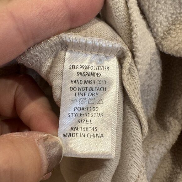 TwentyTen Size Large Beige Fleece Shacket GUC Cozy Casual Pockets Oversized - Picture 4 of 4